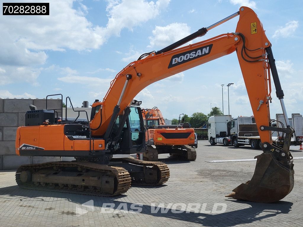 Doosan DX225 LC-7 4 BUCKETS