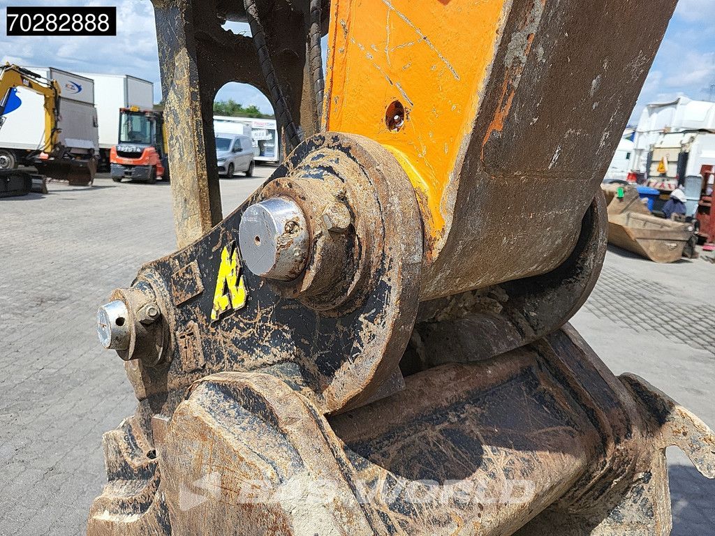 Doosan DX225 LC-7 4 BUCKETS