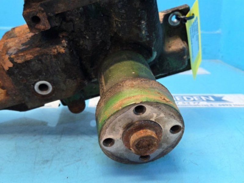 John Deere 6090HZ003