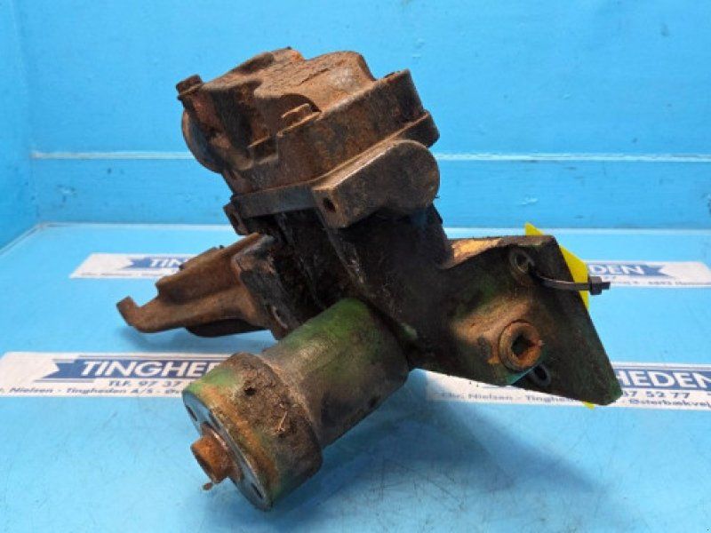 John Deere 6090HZ003