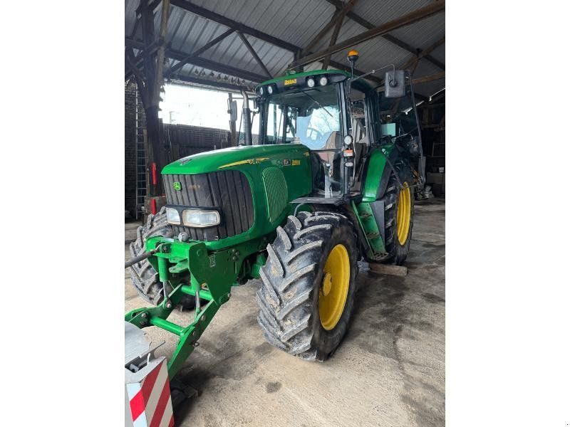 John Deere 6520