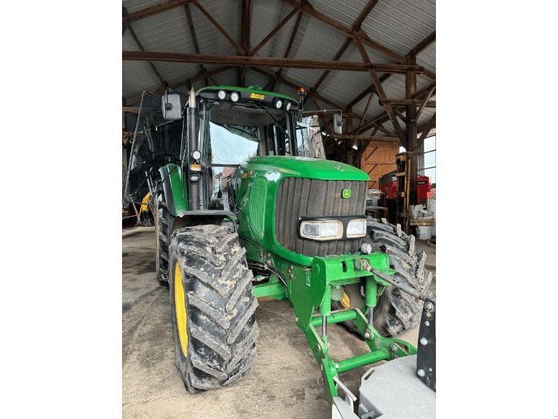 John Deere 6520