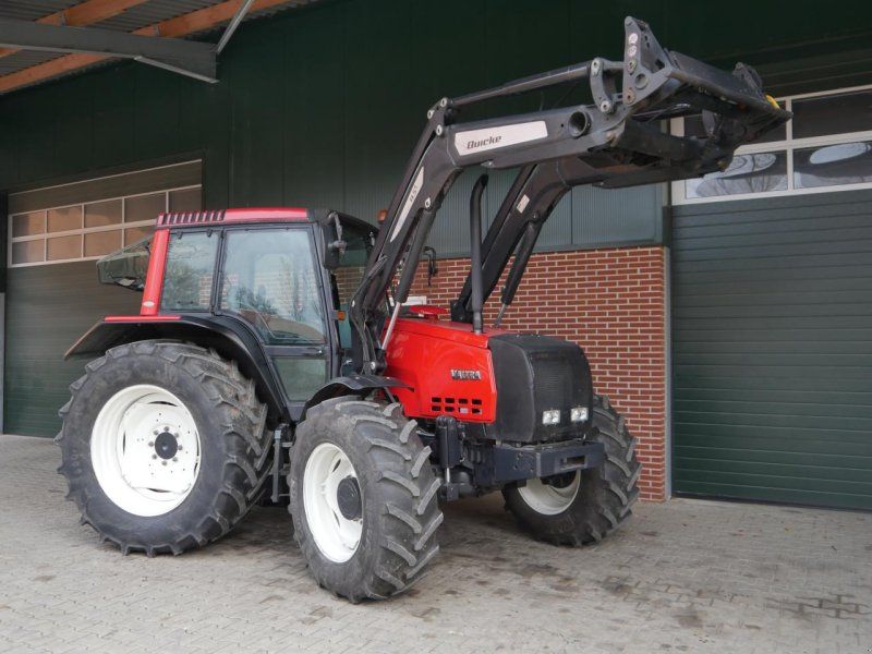 Valtra X 100 Knicklenker mit Quicke Frontlader