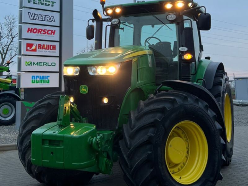 John Deere 7230R
