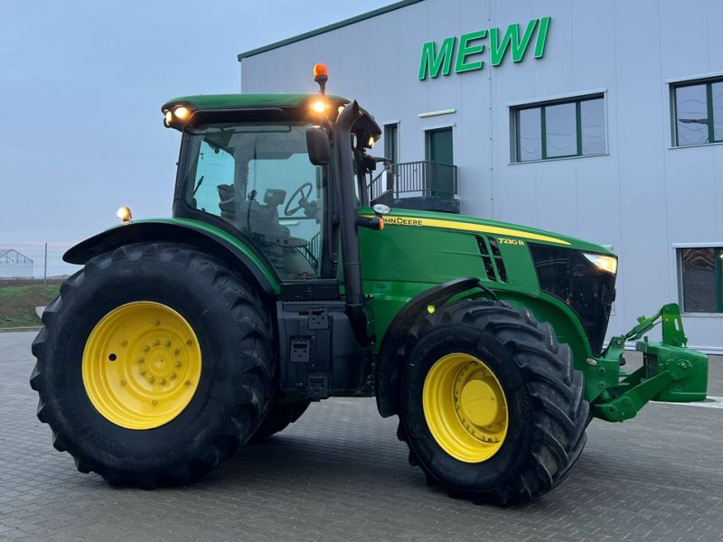 John Deere 7230R
