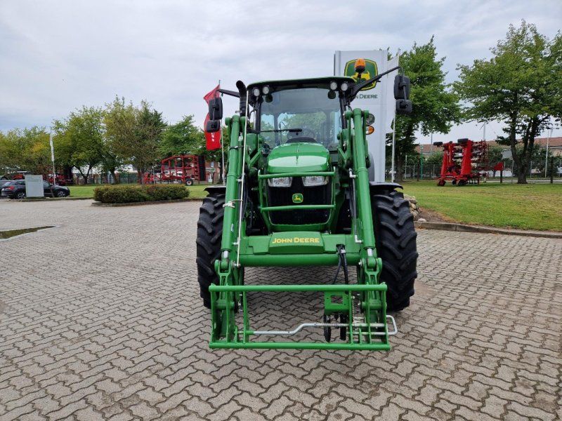 John Deere 5100M mit 543R Frontlader