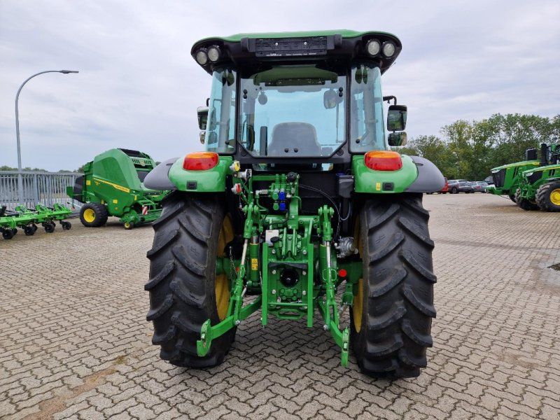 John Deere 5100M mit 543R Frontlader