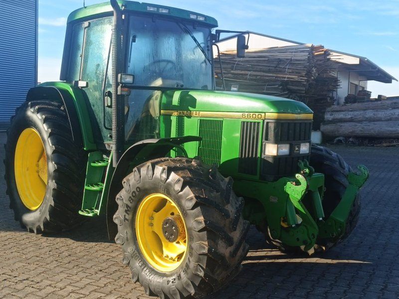 John Deere 6600
