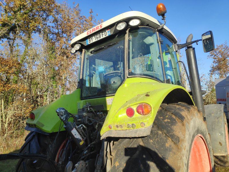 Claas ARION 640