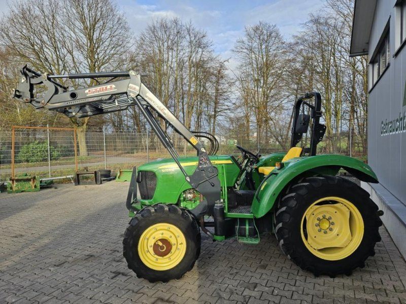 John Deere 5055E