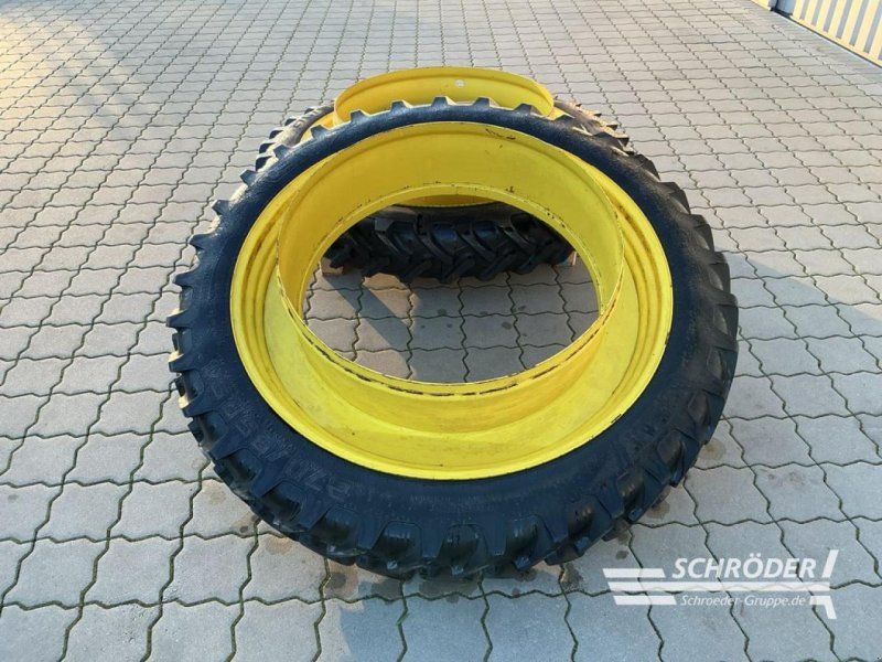 Ceat ZWILLINGSRÄDER 270/95 R 54 + VERSCHLÜSSE