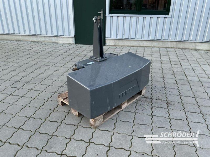 Fendt 2500 KG GEWICHT
