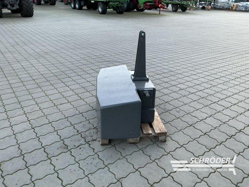 Fendt 2500 KG GEWICHT