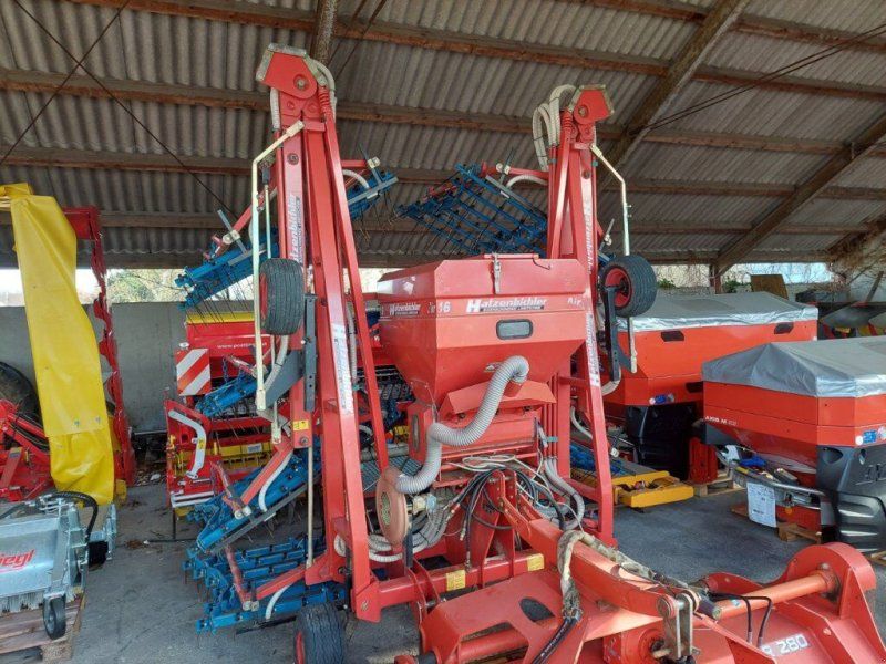 Hatzenbichler STRIL 12M MIT HYDR.STREUER AIR 16