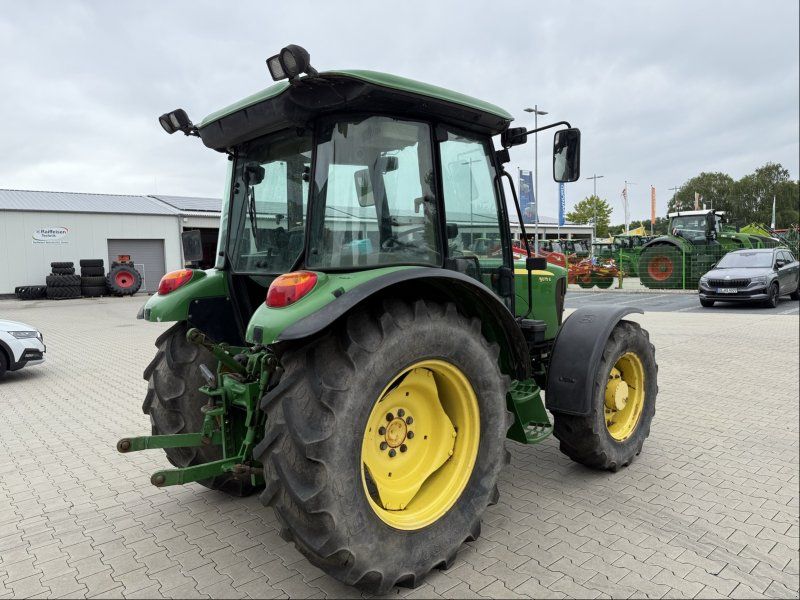 John Deere 5075E