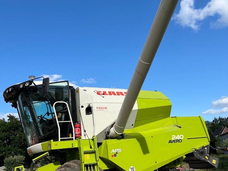 Claas Avero 240