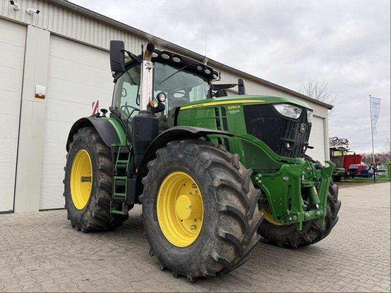 John Deere 6250 R