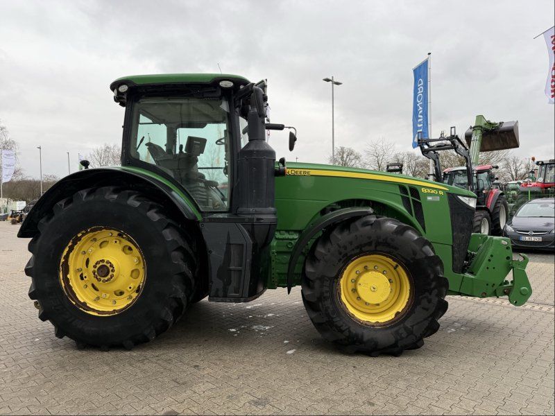 John Deere 8320 R E23