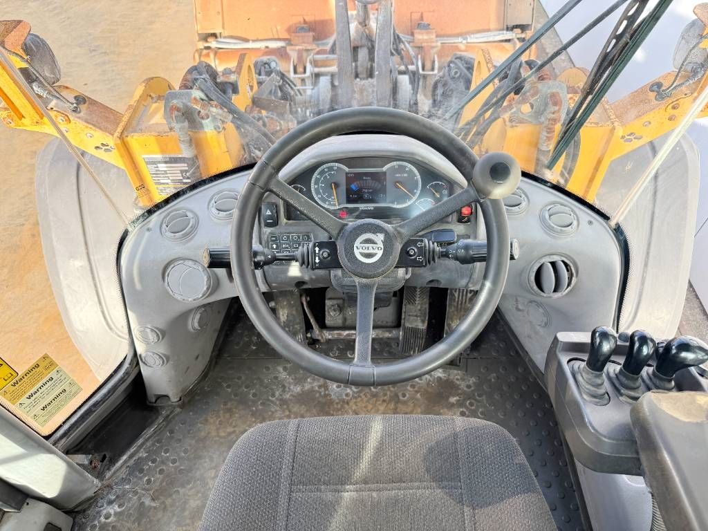 Volvo L110H - 3rd Function / Quick Coupler