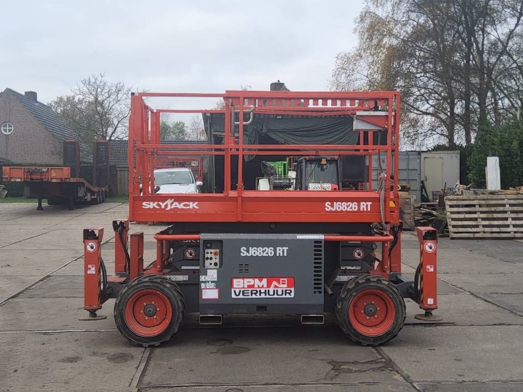 SkyJack SJ6826RT 4x4 diesel schaarhoogwerker schaarlift