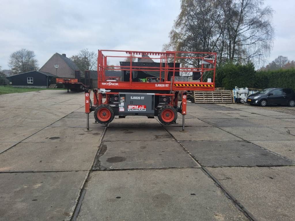 SkyJack SJ6826RT 4x4 diesel schaarhoogwerker schaarlift