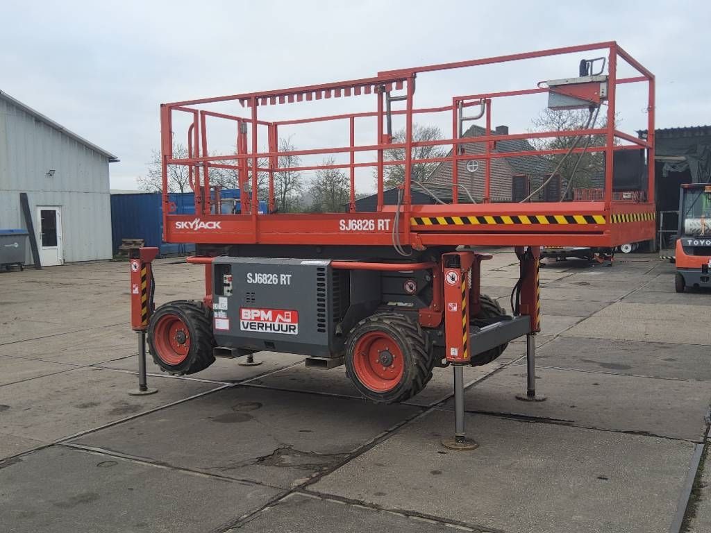 SkyJack SJ6826RT 4x4 diesel schaarhoogwerker schaarlift