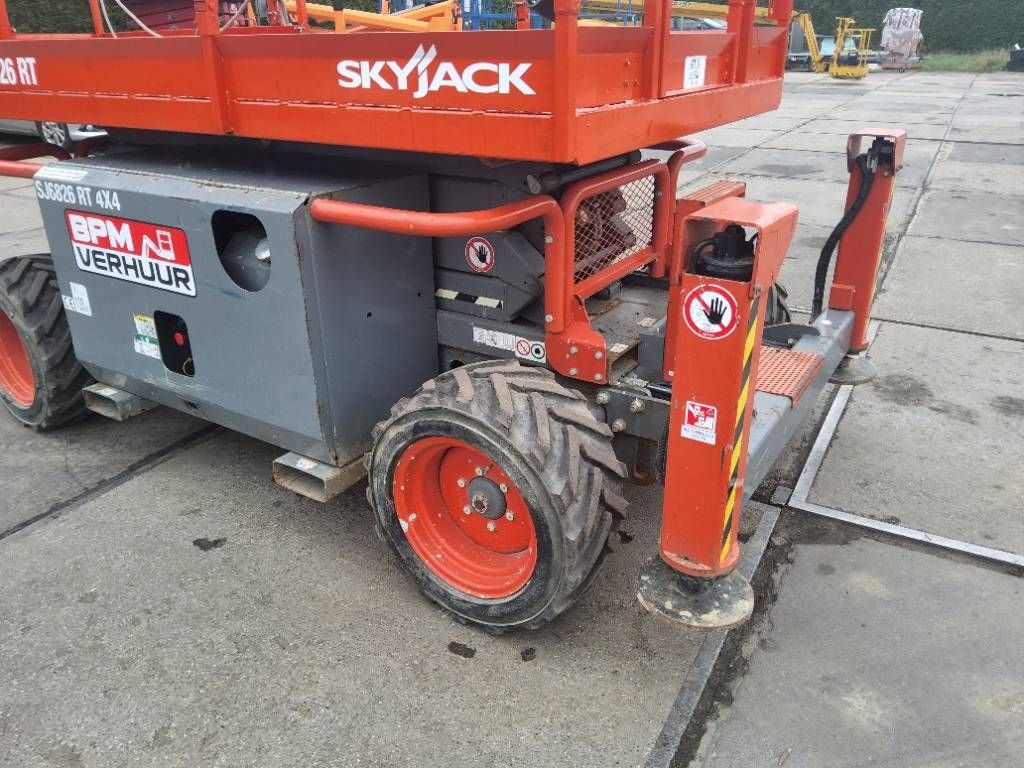 SkyJack SJ6826RT 4x4 diesel schaarhoogwerker schaarlift
