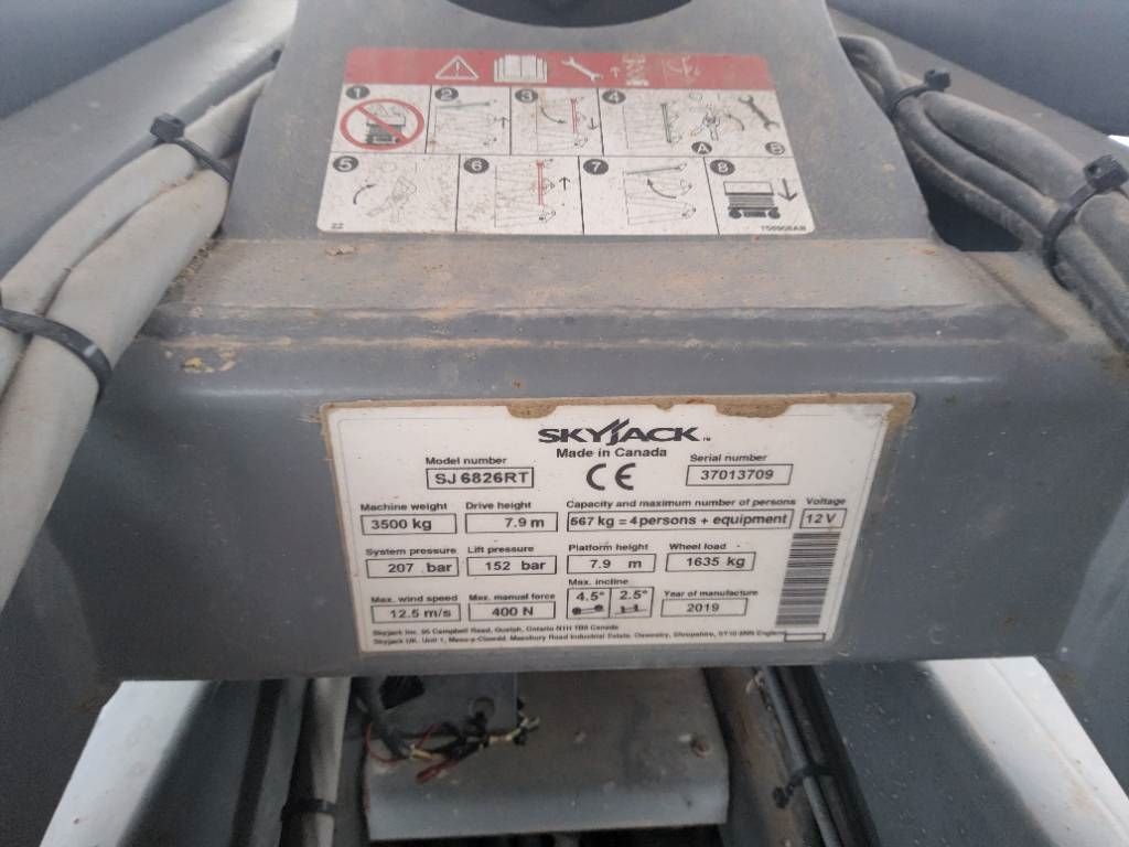 SkyJack SJ6826RT 4x4 diesel schaarhoogwerker schaarlift