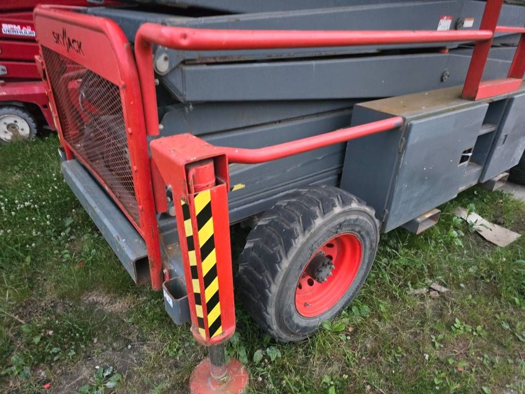 SkyJack SJ9250 RT 4x4 diesel scissorlift schaarhoogwerker