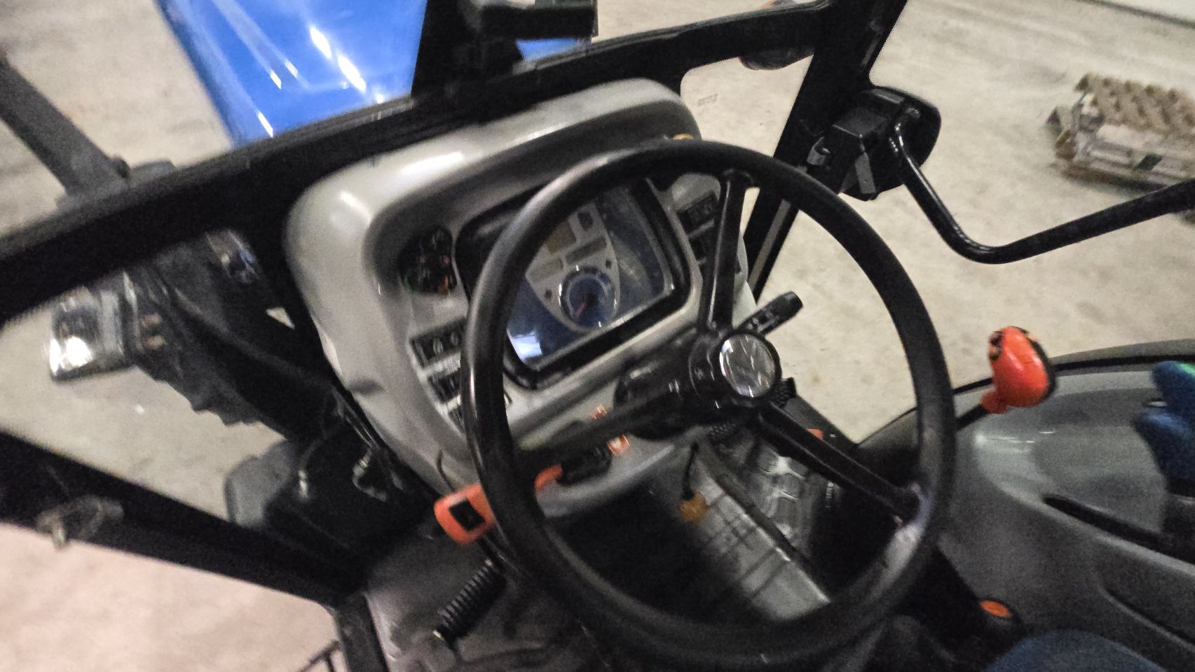 2014 New Holland T4050F Supersteer 4570 uur, Super kruipgang