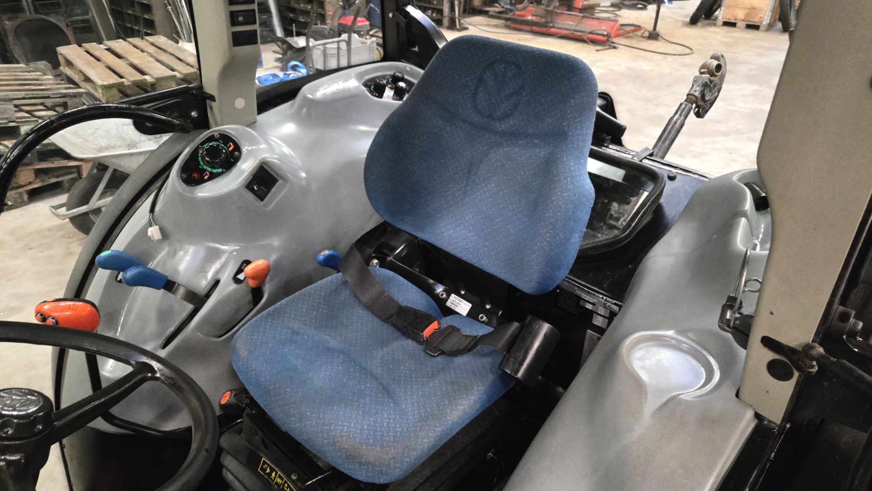 2014 New Holland T4050F Supersteer 4570 uur, Super kruipgang