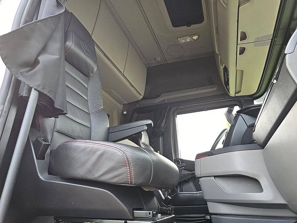 SCANIA S580 6x2*4,durabright