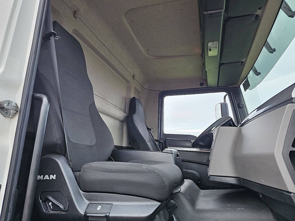 M.A.N. 18.250 TGM 4x2 bl wb 620 airco