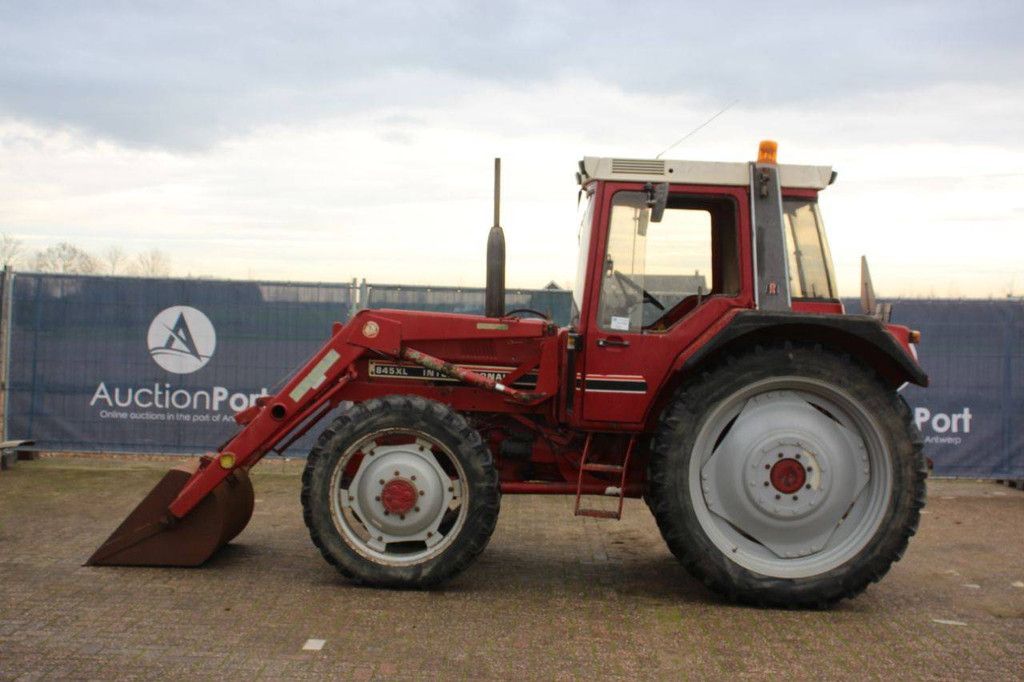 Traktor International 845 XL Diesel 80 PS 1983 mit Frontlader (Margin)