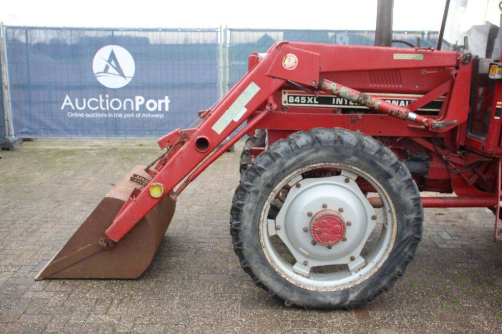 Traktor International 845 XL Diesel 80 PS 1983 mit Frontlader (Margin)