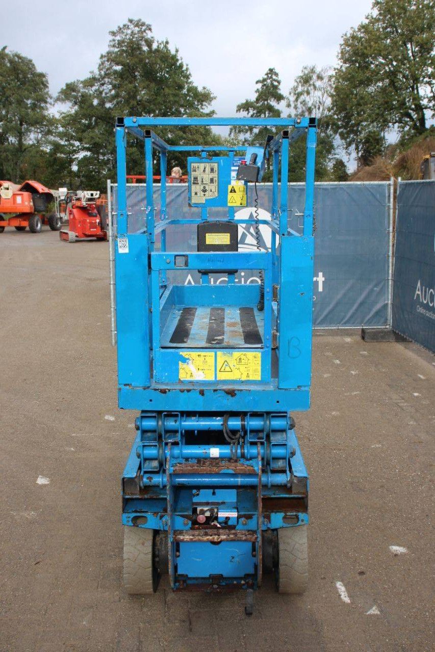 Scissor lift Genie GS2032 Electric 8.1m 2013