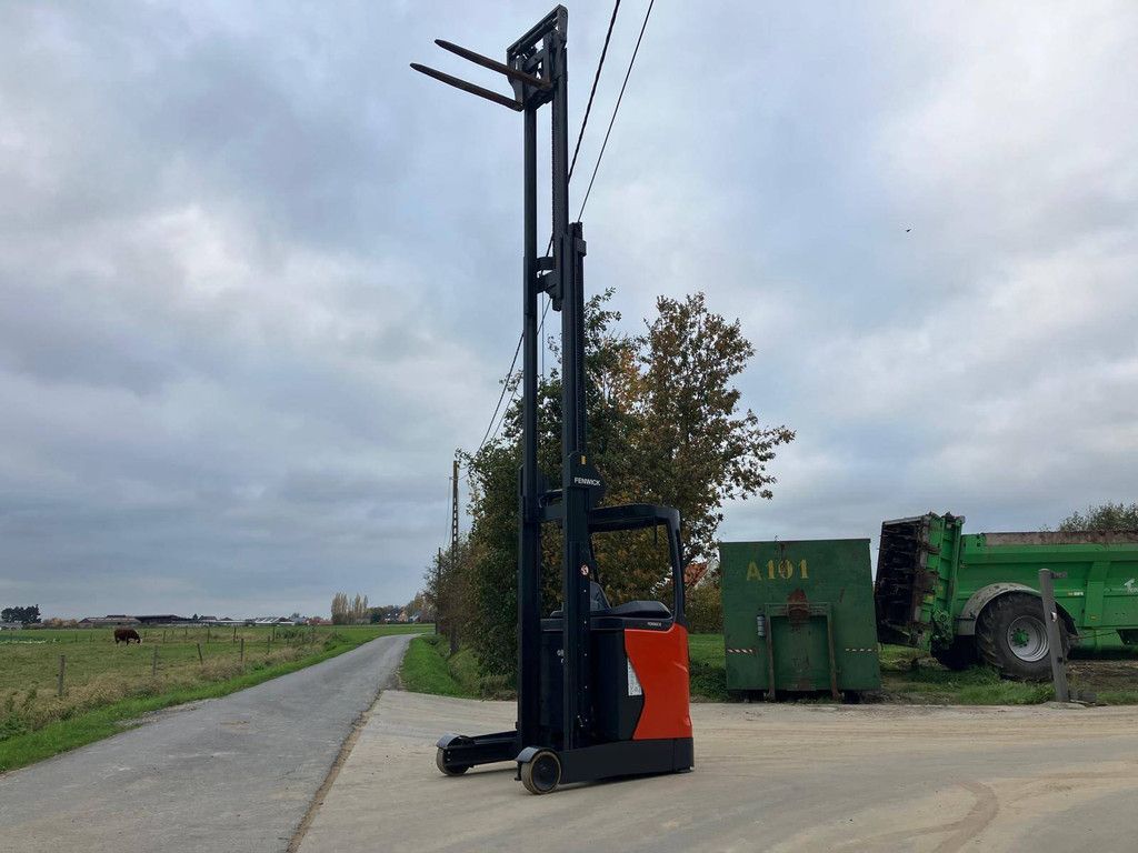 Fenwick-Linde R14-01 Electric Reach Truck 1400kg 2014