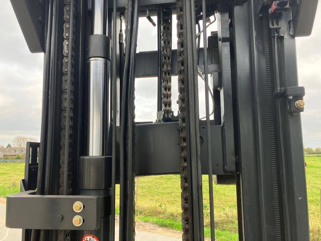 Fenwick-Linde R14-01 Electric Reach Truck 1400kg 2014