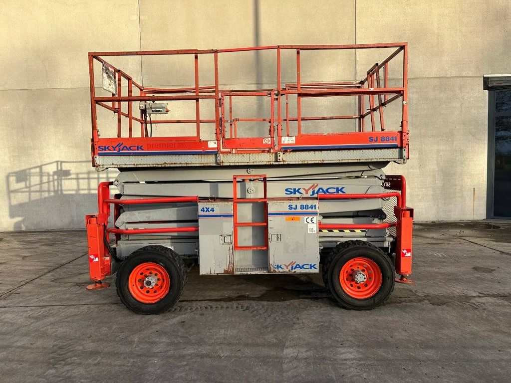 Scissor lift Skyjack SJ-8841 LPG 14.5m 2009