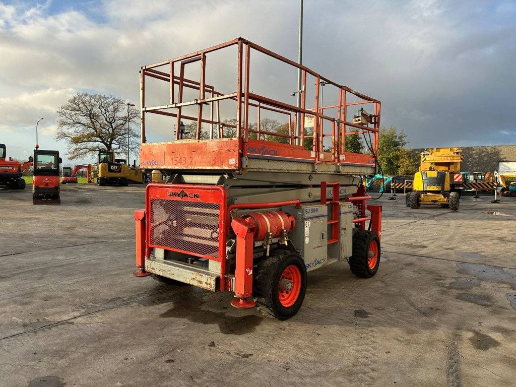 Scissor lift Skyjack SJ-8841 LPG 14.5m 2009