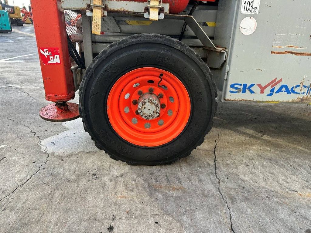 Scissor lift Skyjack SJ-8841 LPG 14.5m 2009