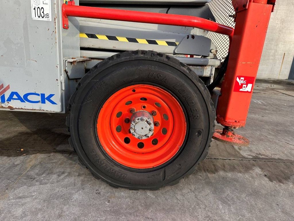 Scissor lift Skyjack SJ-8841 LPG 14.5m 2009