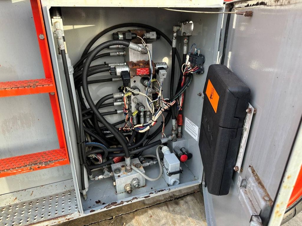 Scissor lift Skyjack SJ-8841 LPG 14.5m 2009