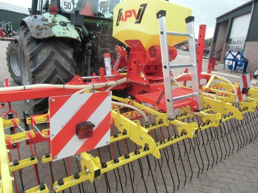 Doorzaaimachine spring tine harrow