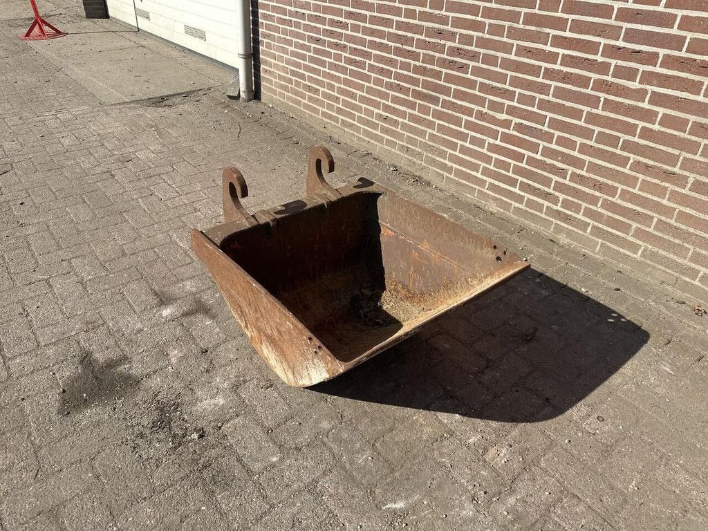 CW 10 grading bucket