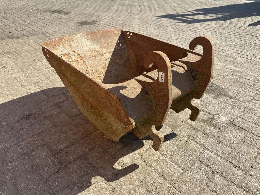 CW 10 grading bucket