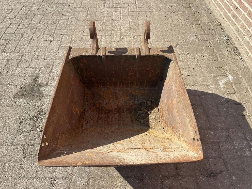 CW 10 grading bucket