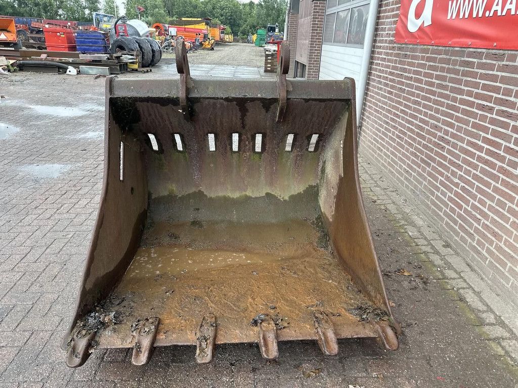 CW 40 excavator bucket