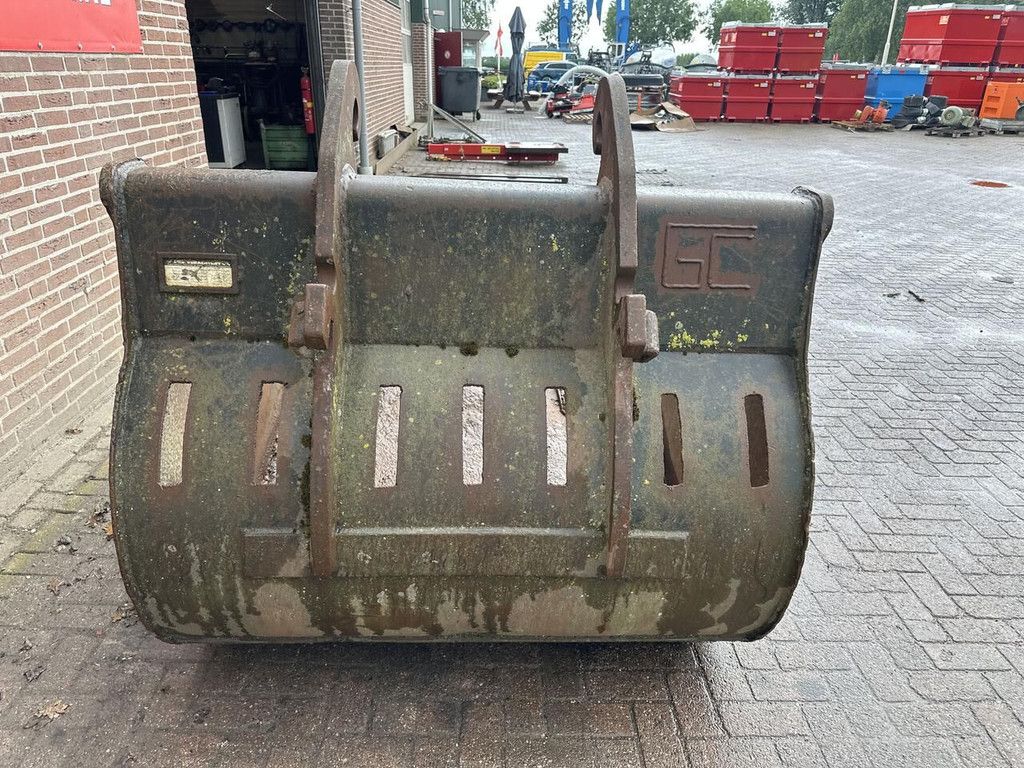 CW 40 excavator bucket