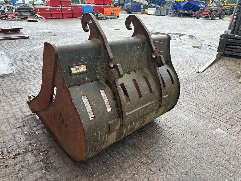 CW 40 excavator bucket